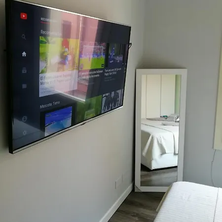 Luxory Center - Bilocale In Centro Storico In Palazzo D'epoca In Zona Pedonale Vicino Metro Vittoria 公寓 *