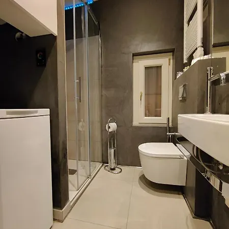 Luxory Center - Bilocale In Centro Storico In Palazzo D'epoca In Zona Pedonale Vicino Metro Vittoria 公寓 *