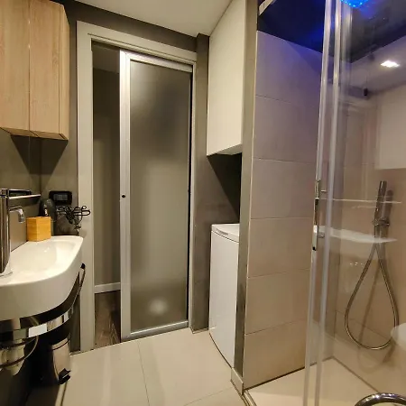 Luxory Center - Bilocale In Centro Storico In Palazzo D'epoca In Zona Pedonale Vicino Metro Vittoria