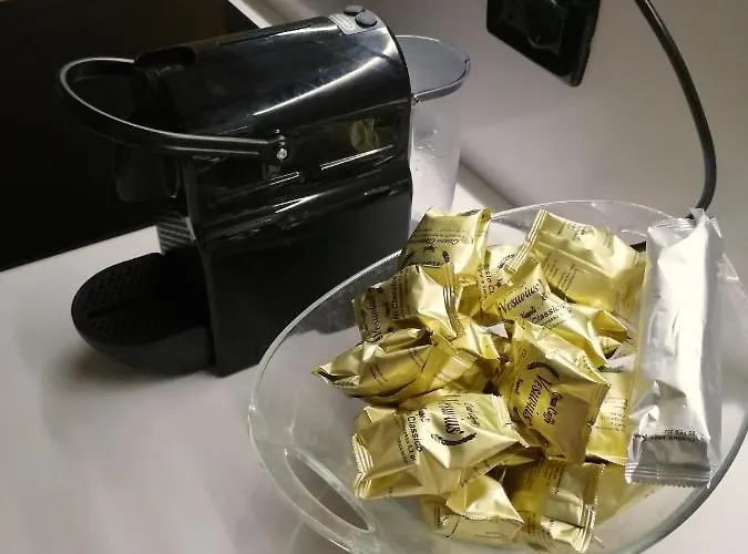 Luxory Center - Bilocale In Centro Storico In Palazzo D'epoca In Zona Pedonale Vicino Metro Vittoria *