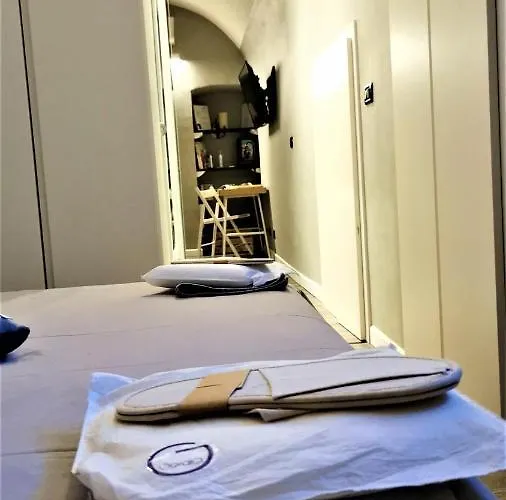 Luxory Center - Bilocale In Centro Storico In Palazzo D'epoca In Zona Pedonale Vicino Metro Vittoria Apartment *