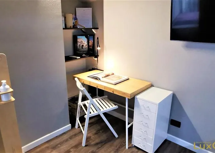 Luxory Center - Bilocale In Centro Storico In Palazzo D'epoca In Zona Pedonale Vicino Metro Vittoria * Brescia