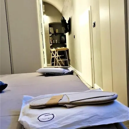 Luxory Center - Bilocale In Centro Storico In Palazzo D'epoca In Zona Pedonale Vicino Metro Vittoria Apartamento *