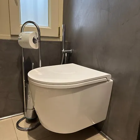 Luxory Center - Bilocale In Centro Storico In Palazzo D'epoca In Zona Pedonale Vicino Metro Vittoria *